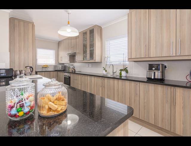 4 BEDROOM FREESTANDING SOLD IN SUNNINGDALE
